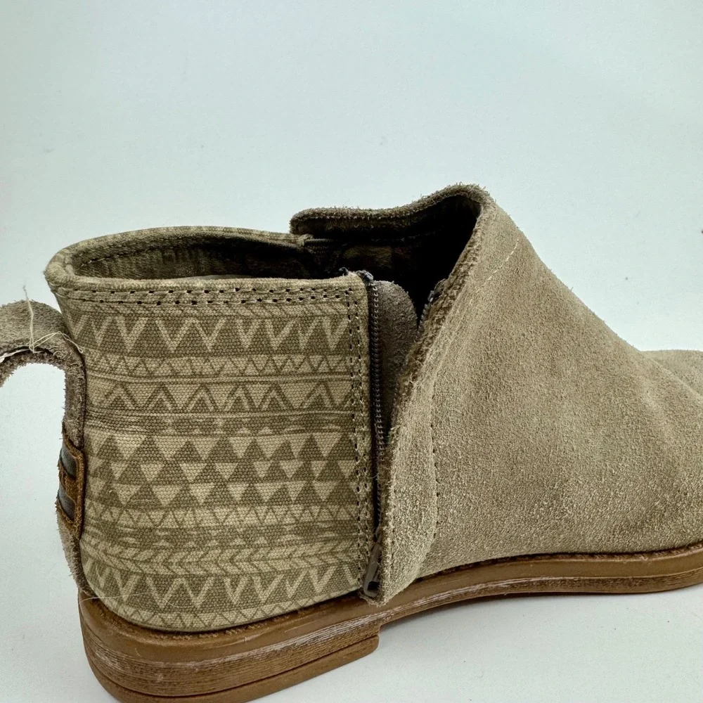 TOMS Kids Tan Suede Geometric Canvas Ankle Boots Side Zip‎ Size 1 Youth 10010722